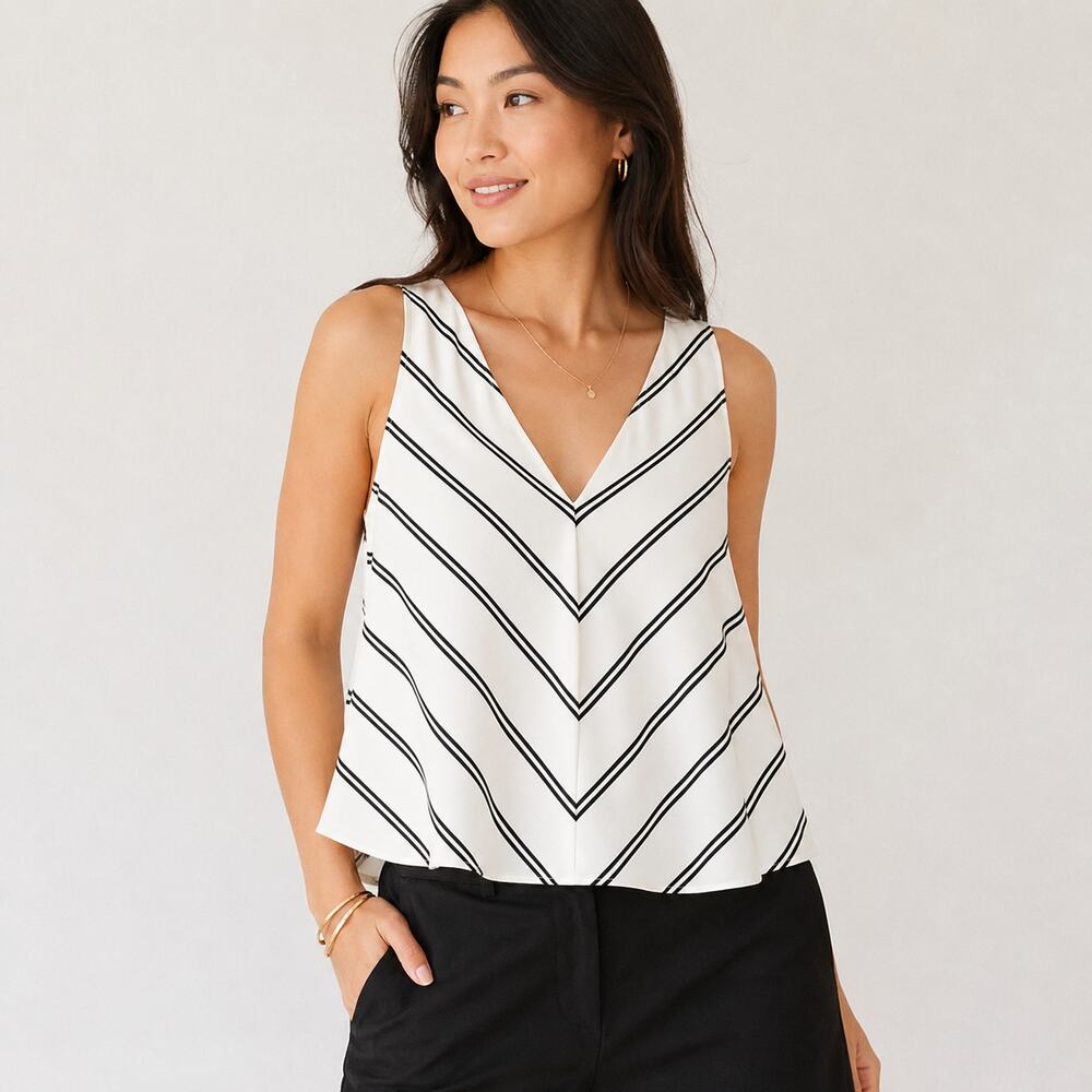Club Monaco White Chevron Sleeveless Blouse – Size M - Picture 2 of 8
